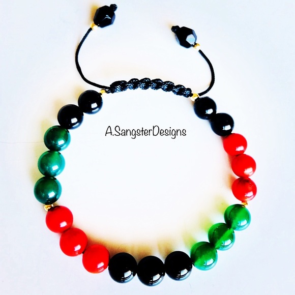 Red Black Green! Coral, Onyx + Green Onyx Bracelet - Picture 1 of 1